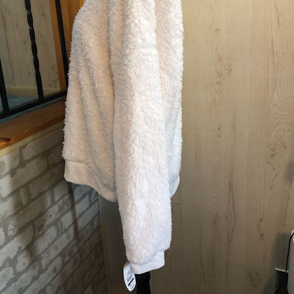Secret treasures white long sleeve faux Sherpa sleep top size large - Picture 7 of 7